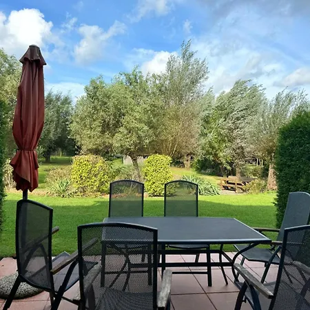 Holiday home Im Reihenhaus Petermann 3 Neuhof (Rugen)